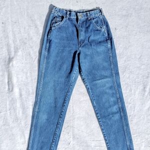 Vintage 1980's Wrangler mom jeans.